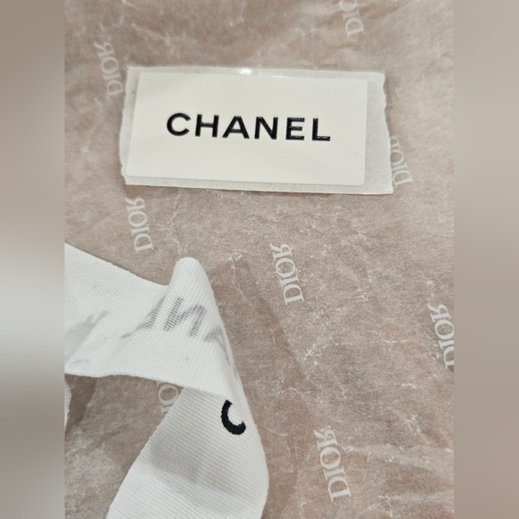 CHANEL Camellia Flower And Ribbon - Picture 7 of 9